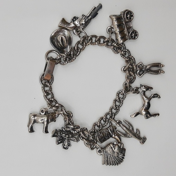 Vintage Jewelry - Western Southwestern Ten Charm Bracelet Boot Horse Cactus Stallion VTG *FLAWS*